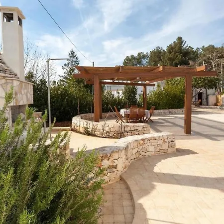 Trullo E Depandance Palma Locorotondo